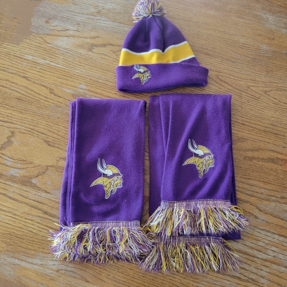 Vikings Hat W/ Two Matching Scarfs Bundle, One Size